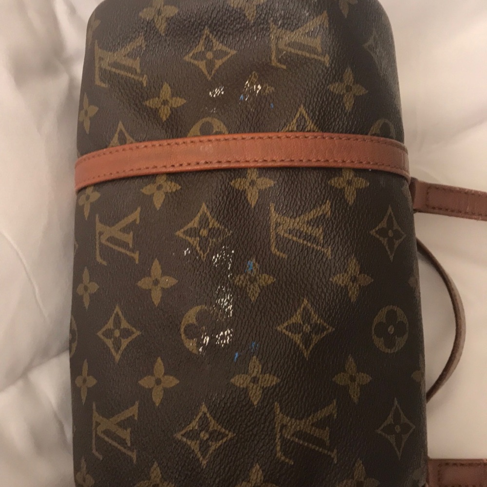 LV papillon 26 with a lot of life.   💼